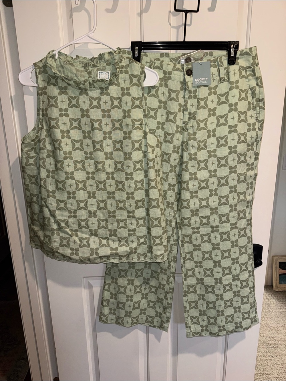 Society Social Light Green Patterned Wide Leg Linen Set small top, size 4 pants